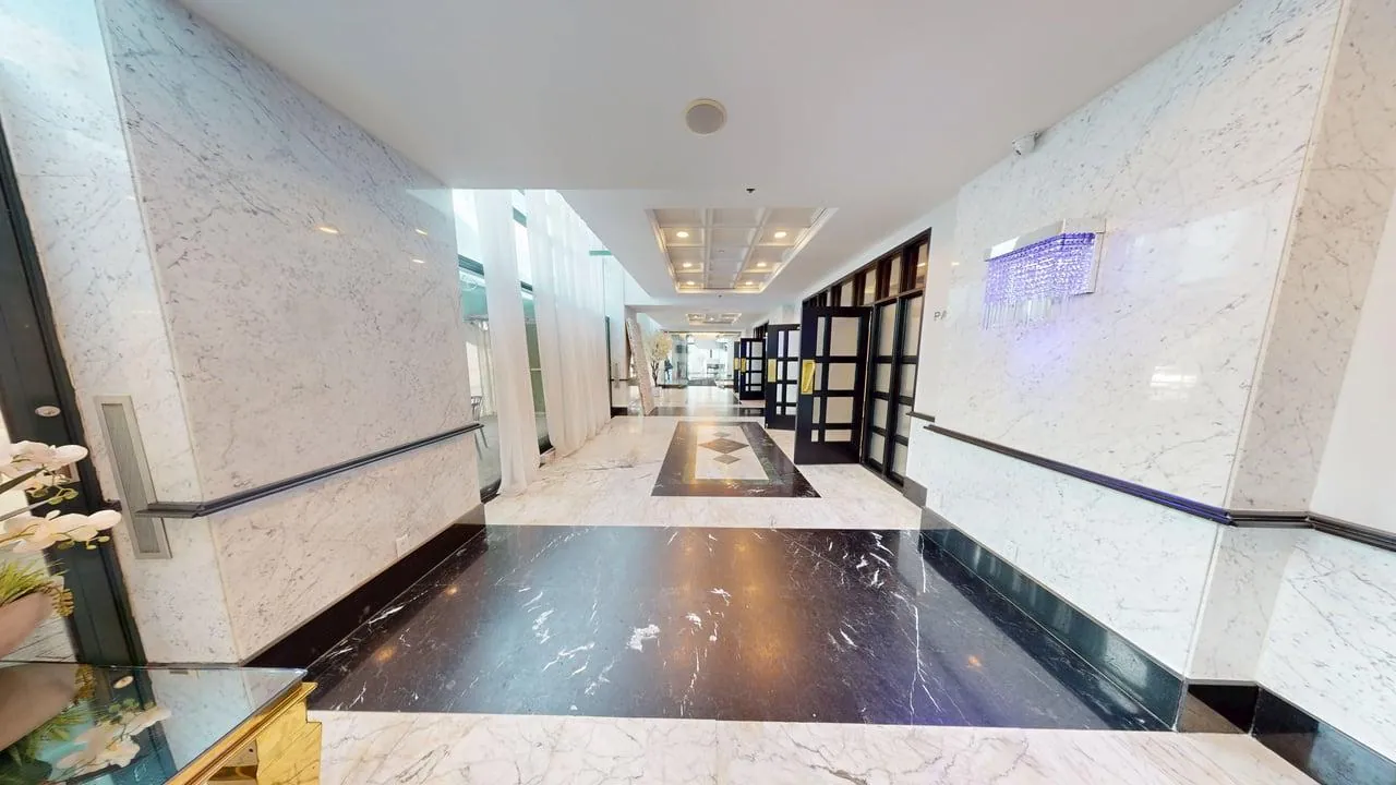 Contemporary event welcome corridor at Plaza Vogue